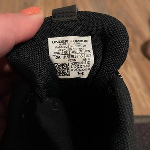 Boys Under Armour Baseball Cleats.